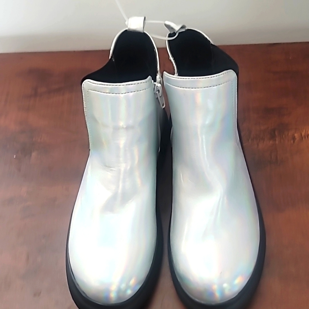 DV Girls Holographic Boots Size 5, pre-owned